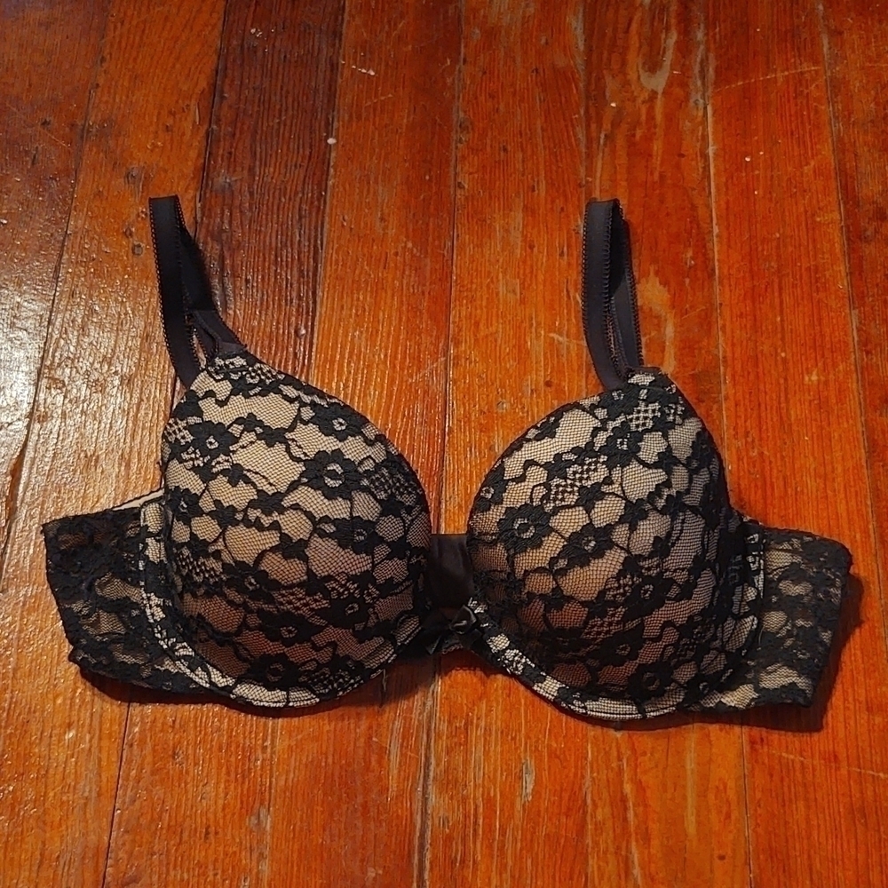 Aerie Nude and Black Floral Lace  Lightly Lined Bra Sz 32B